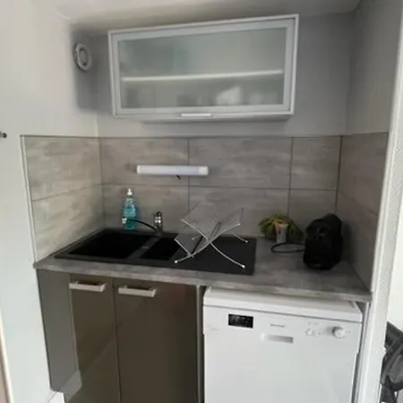 Rez De Chaussee Avec Terrasse, Proche Plage, Parking - Fr-1-749-93 Apartman Agde
